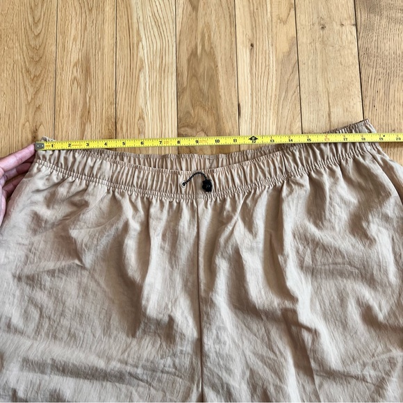 Nike Beige Tan Nylon Cargo Pants Elastic Bungee Waist Size XL - Picture 2 of 10